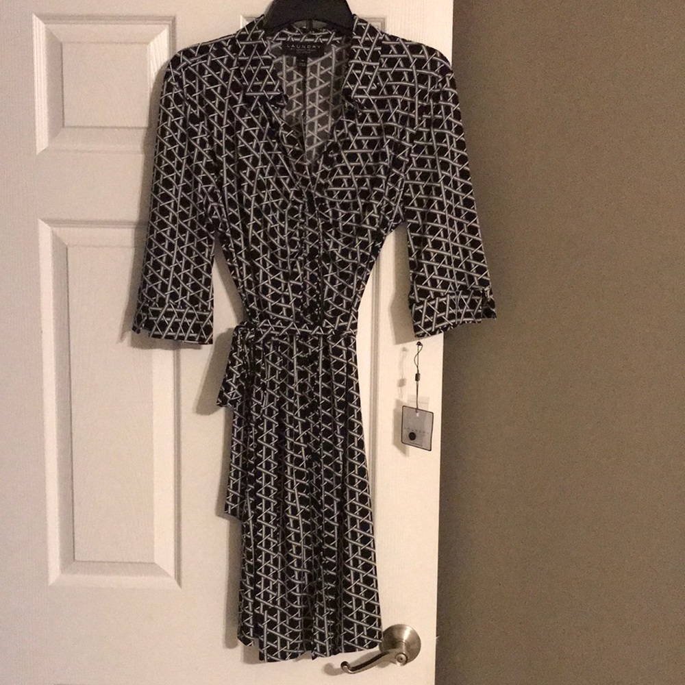NWT 3/4 length sleeve button up dress. 14